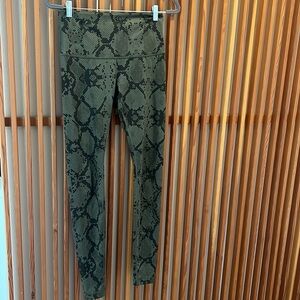 Lululemon Wunder Under Hi-Rise Pant ZiggySnakeGrn